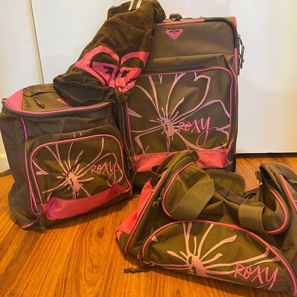 Vintage Roxy Luggage Set - Picture 2 of 2